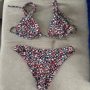 Maillot de bain, motif fleuri