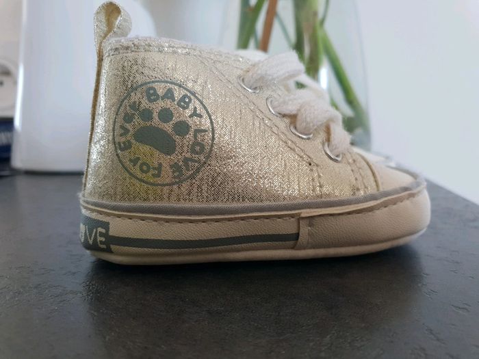 Chaussure bébé - photo numéro 2