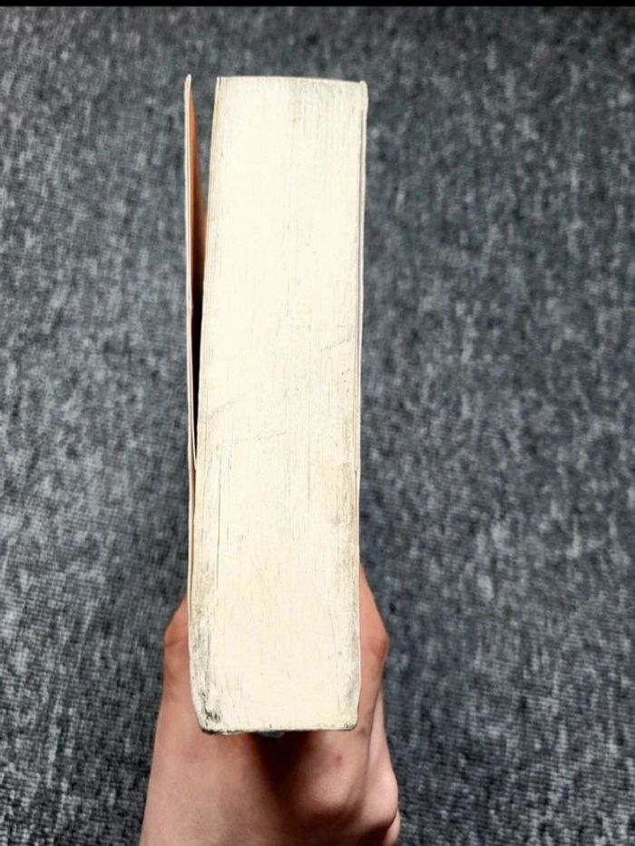 Livre Marc Levy – Une autre idée du bonheur – Roman broché – Édition Robert Laffont - photo numéro 11