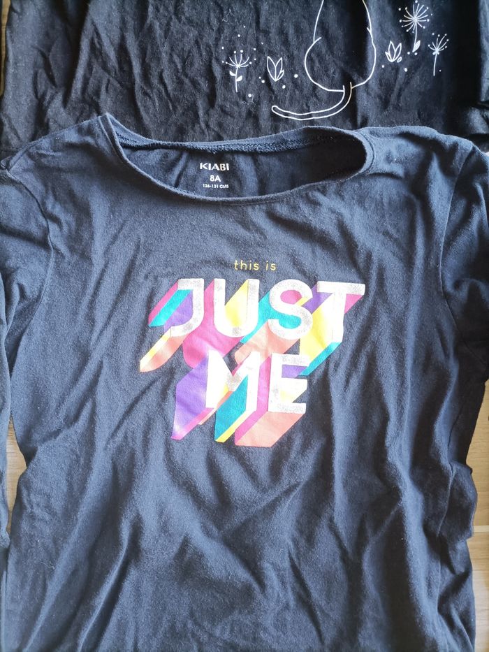 Lot 2 tee shirts manches longues fille Kiabi 8 ans noir bleu marine chat TBE - photo numéro 2