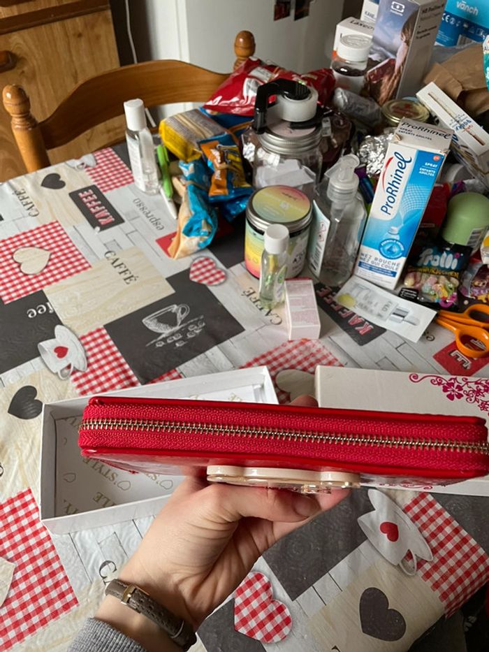 Portefeuille rouge avec nounours - photo numéro 3