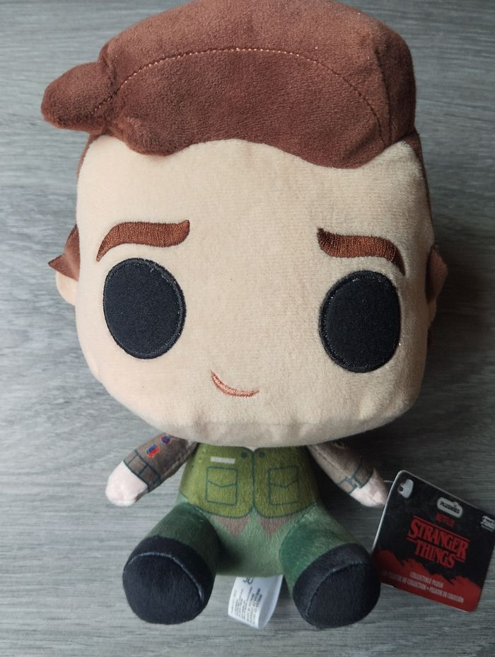 Stranger Things : Funko Peluche Hunter Steve - photo numéro 2