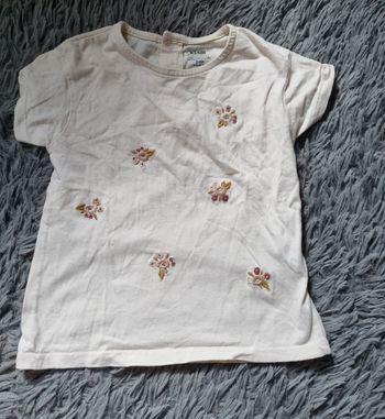 T-shirt avec fleurs brodée 24mois