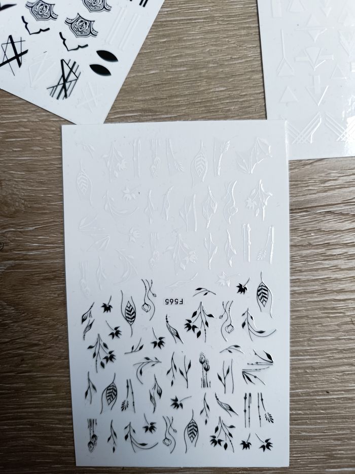 Décorations ongles neuves - photo numéro 3