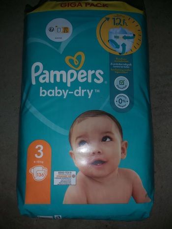 Couche pampers baby-dry taille 3(136 couches )