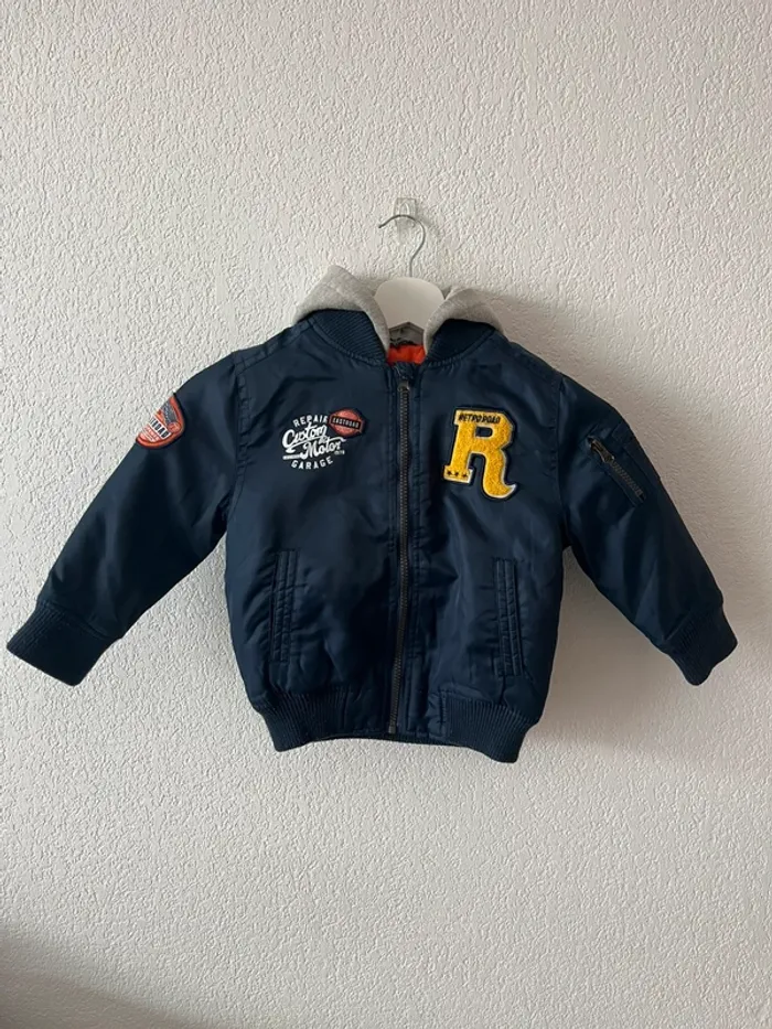 Blouson bomber bleu marine garçon 3 ans – capuche grise intégrée