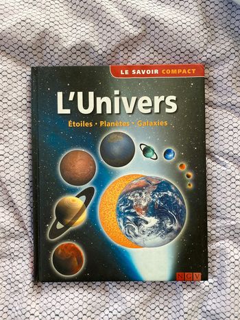 Livre Le savoir Compact L’univers