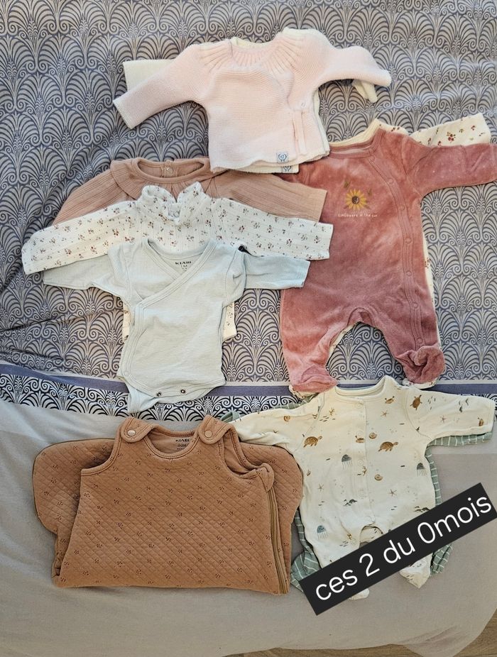 Vêtements bébé 0-1mois très bon état