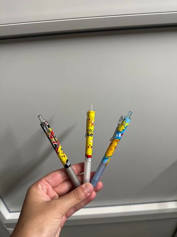 Lot 3 Stylo pikachu  neuf