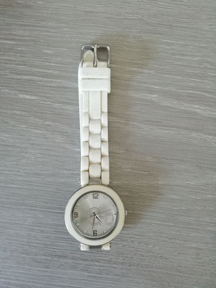 Montre blanche - photo numéro 2