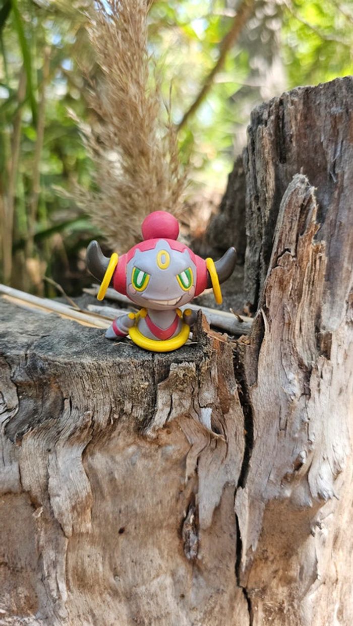 Super figurine Pokemon Nintendo tomy hoopa