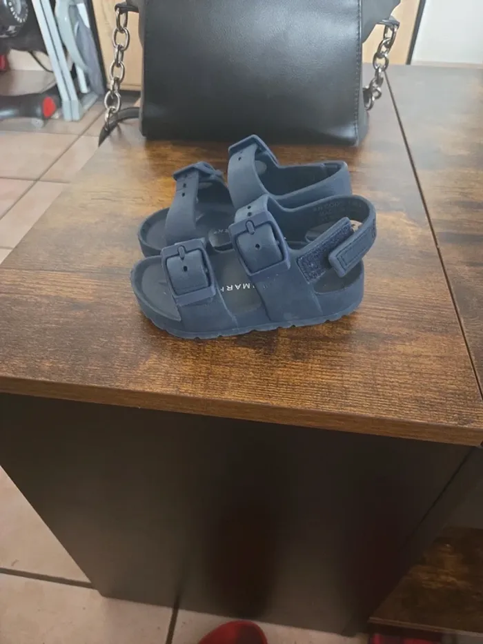 Sandales taille 20/21 - photo numéro 3