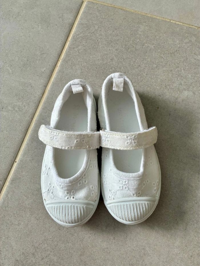 Chaussures dentelle in extenso pointure 22 - photo numéro 2