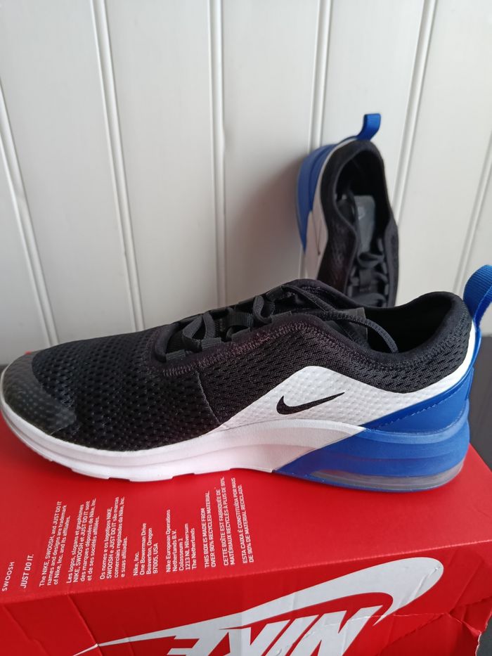 Nike Air Max Motion 2 GS Authentique - photo numéro 2