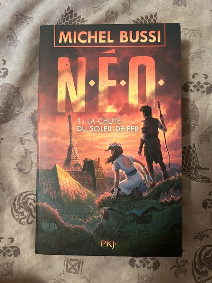 NÉO - La chute du soleil de fer tome 1