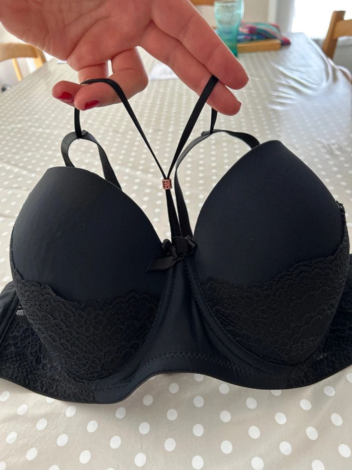 Soutien-gorge - photo numéro 2