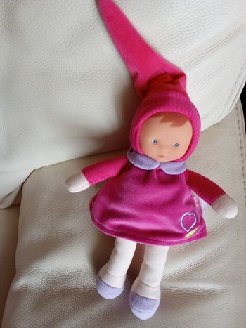 Doudou Corolle miss coeur grenadine 2013 poupée chiffon tissu velours ras coeur brodé violet parme babicorolle rose fushia bras rayés visage  dur