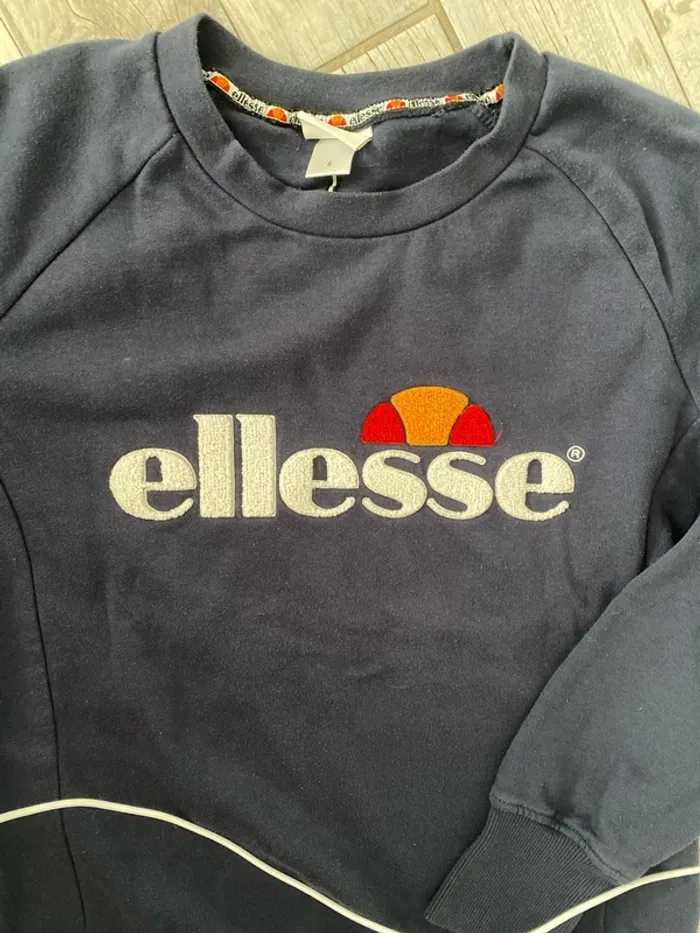 Pull Ellesse taille s - photo numéro 5