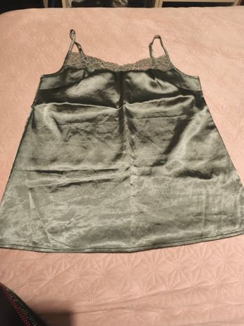 Débardeur en satin vert 