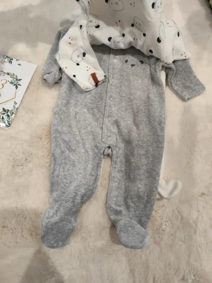 Lot de 3 pyjamas velours Noukies 3 mois neufs - photo numéro 3
