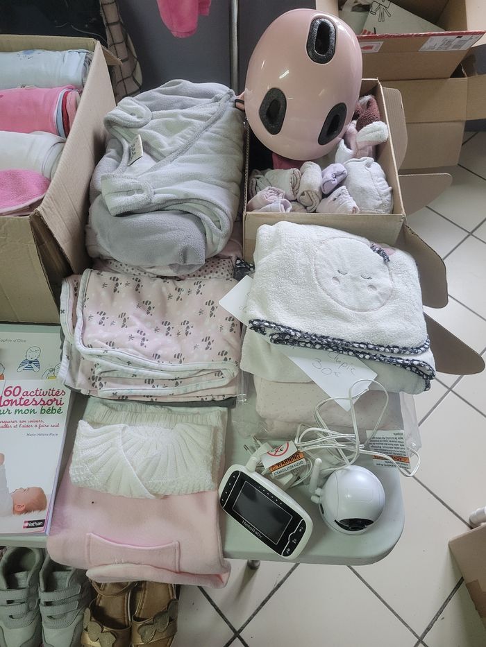 Lot vêtements fille de 3 mois à 4 ans - photo numéro 2