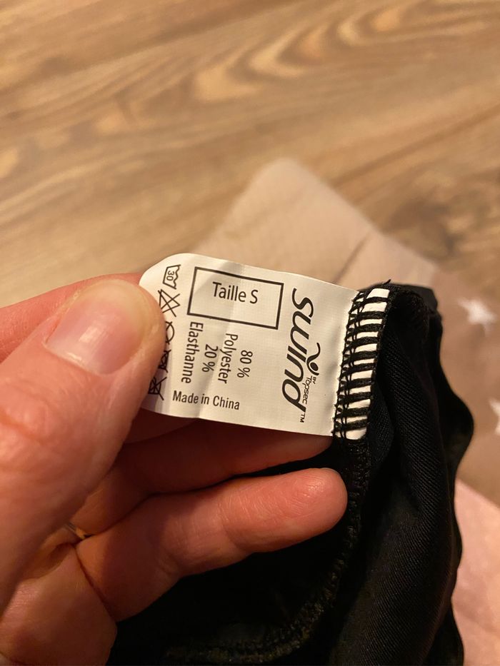 Maillot de bain 1 pièce Swind noir et rouge Taille S, neuf jamais porté. - photo numéro 5