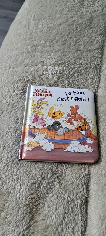 Livre winnie l'ourson le bain c'est rigolo 