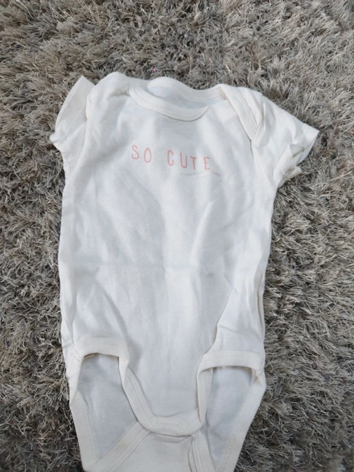 Lot de 4 body manches courtes bébé fille taille 6 mois été - photo numéro 2