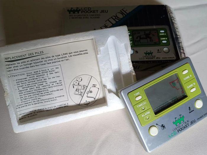 Jeu électronique LCD Lansay cheval de troie - photo numéro 3