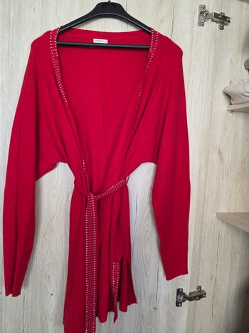 GILET FEMME ROUGE AVEC CEINTURE STRASS TAILLE UNIQUE D'UN 34/40 MARQUE MOOCCI