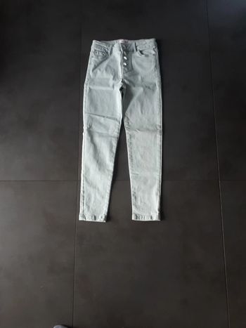 Jean clair skinny état neuf Jennyfer 10 ans taille 30