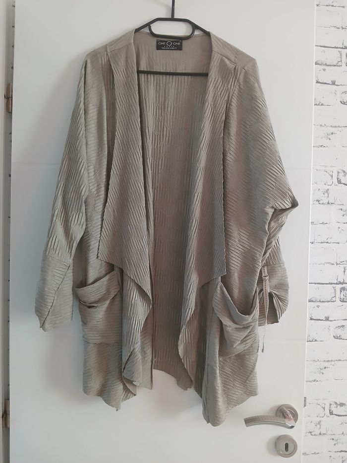 Ensemble veste + robe ONE O ONE
Taille 50
Porté 1 fois 
Robe col en V - manche courte
Veste manche 3/4 - photo numéro 5