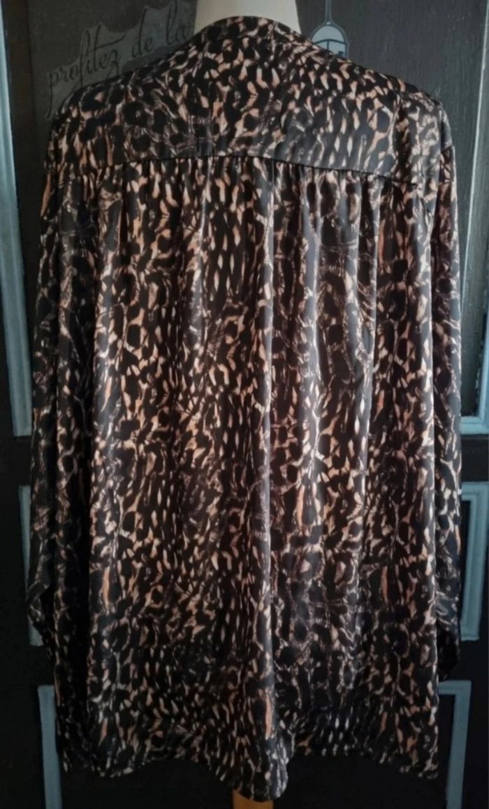Chemise légère motifs léopard taille 48-50 - photo numéro 5