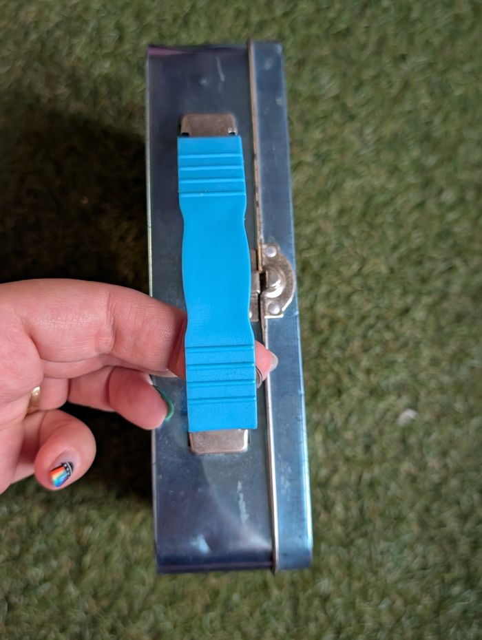 Petite boîte en metal spiderman - photo numéro 3