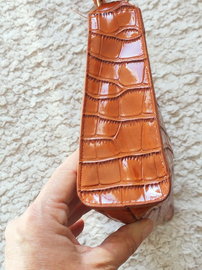 Petit sac à mains vernis croco - photo numéro 2