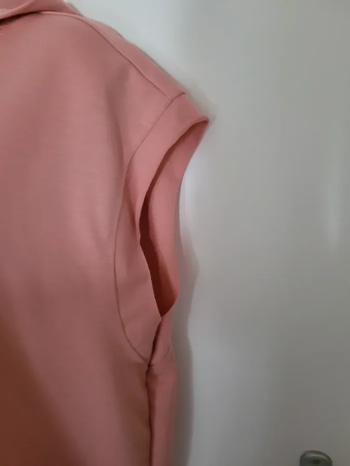 Tee shirt oversize sans manche à capuche - photo numéro 2