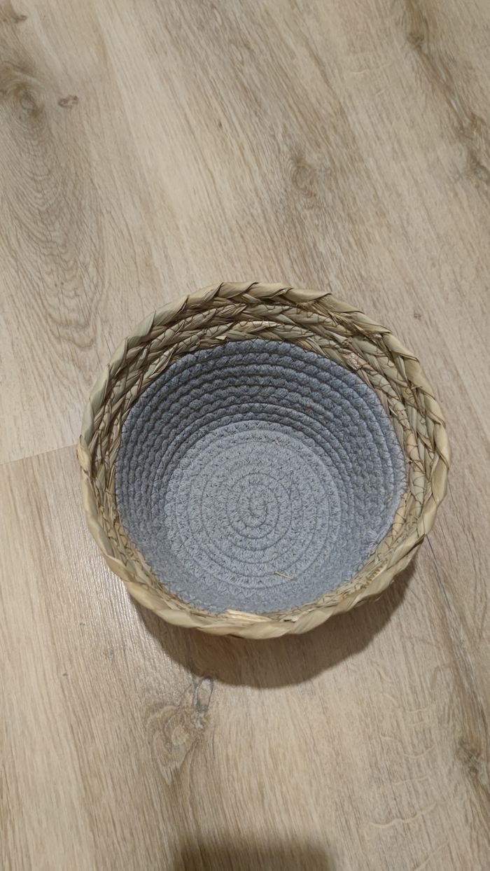 Petite panière ronde tressée gris bleuté - photo numéro 2