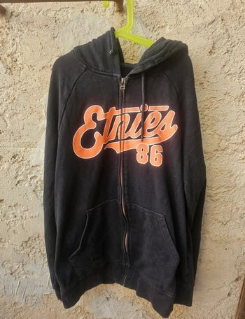 Sweat à capuche noir et orange etnies