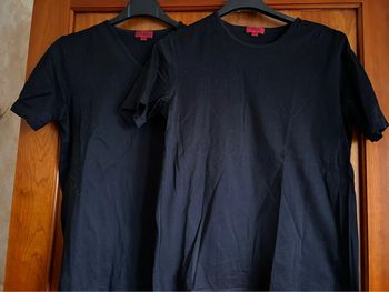 Lot de deux t-shirts noirs 38 Hugo Boss