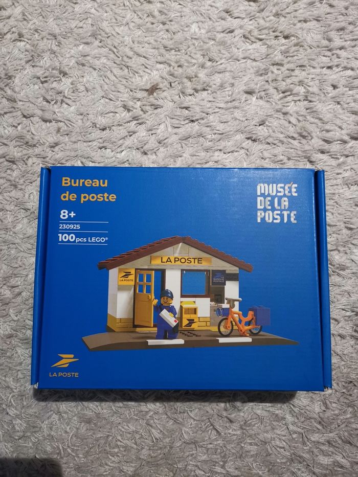 LEGO et Musée de la Poste Le bureau de poste 230925