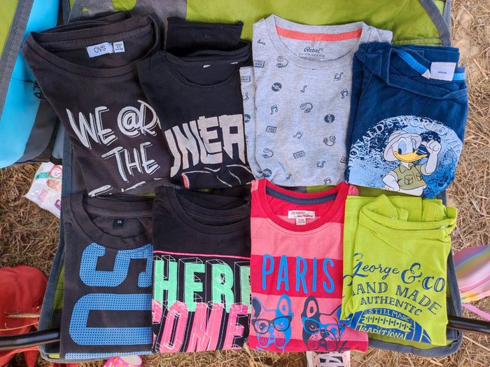 Lot 8 tee shirts 4-5 ans