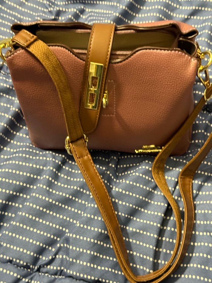 Beau  sac en cuir de vachette - photo numéro 5