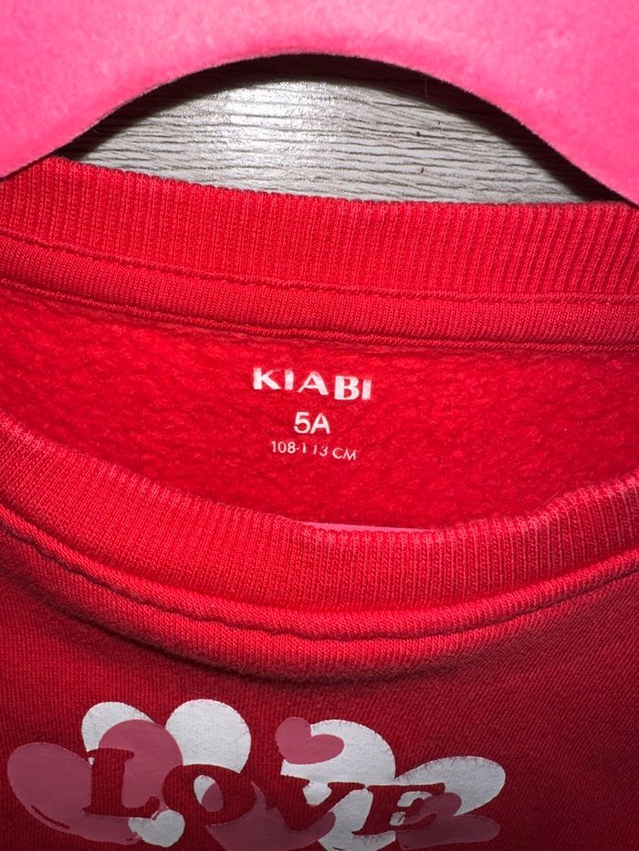 Sweat rouge KIABI – Taille 5 ans (108-113 cm) - photo numéro 4