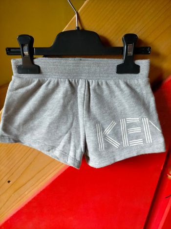 Ravissant short Kenzo 4 ans