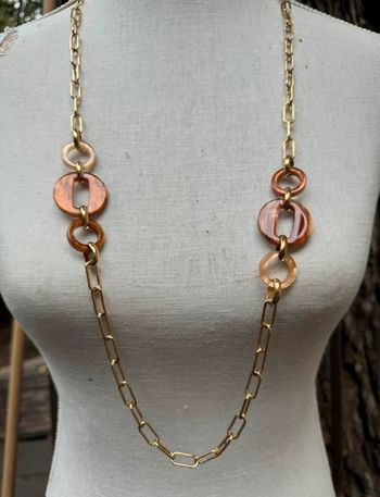 Collier sautoir réglable maillons xl acier inoxydable or et résine tons léopard