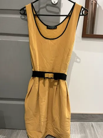 Robe moutarde