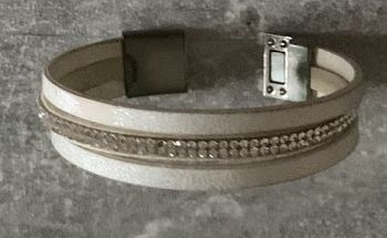 Bracelet manchette femme, fermoir magnétique,