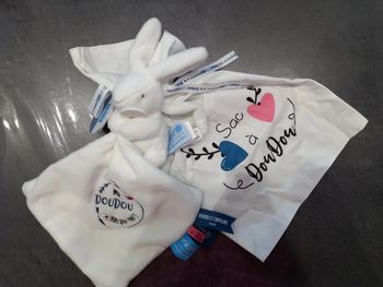 Doudou et compagnie (lapin)