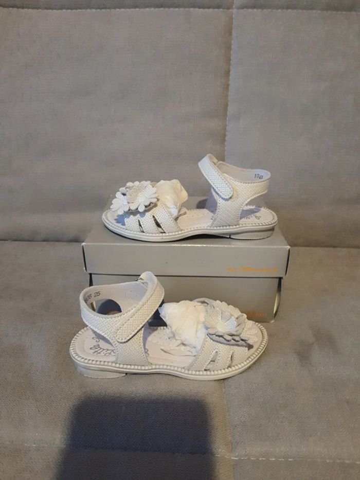 Sandales nu-pieds en cuir Little Mary pointure 25 neuf avec étiquettes - photo numéro 4