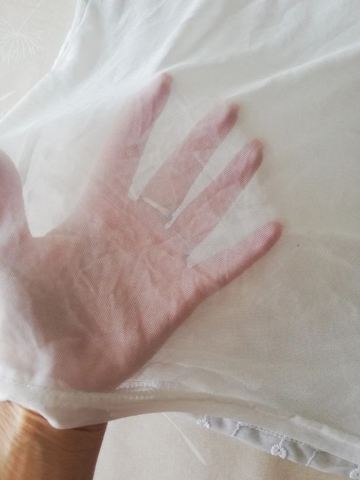 Débardeur écru dentelle sur le devant et transparent derrière taille M - photo numéro 5